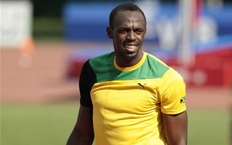 Usain Bolt pi tréninku jamajského týmu v Moskv na stadionu Luniki tsn ped