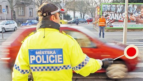 S pípady, které zavánjí zneuíváním moci a schválností, se u policist - hlavn tch mstských - setkal snad kadý. Ilustraní snímek.