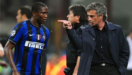 ZASE SPOLU? Samuel Eto'o a José Mourinho úspn spolupracovali v Interu Milán.