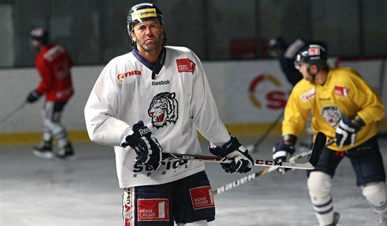 Petr Nedvěd na tréninku libereckých hokejistů.