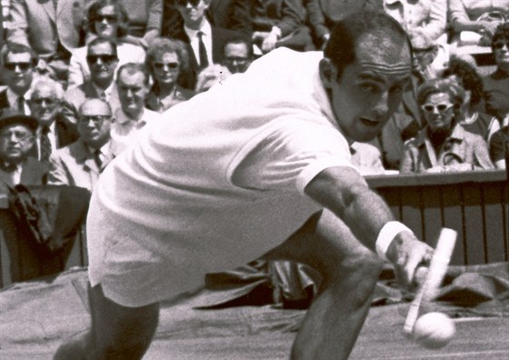 Bob Hewitt v dobách své tenisové slávy
