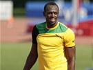 Usain Bolt pi tréninku jamajského týmu v Moskv na stadionu Luniki tsn ped