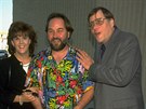 Earl John Hindman (vpravo) se oenil v roce 1976 s Molly McGreeveyovou a ml s...
