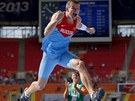 Ruský desetiboka Ilja kurenv se raduje z osobního rekordu ve skoku o tyi -...
