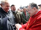 Prezident Miloš Zeman se na Sněžce setkal s kardinálem Dominikem Dukou, který...