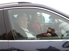 Prezident Milo Zeman dorazil na Snku ve voze Horské sluby.