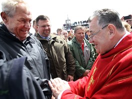 Prezident Milo Zeman se na Snce setkal s kardinálem Dominikem Dukou, který...