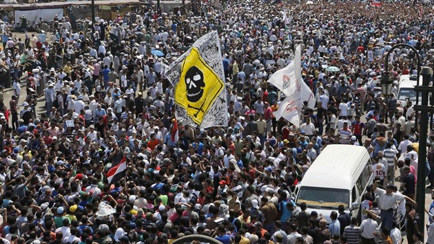 Do egyptskch ulic vyly desetitisce stoupenc Muslimskho bratrstva (16. srpna)