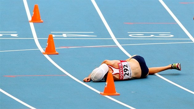 VYČERPÁNÍ. Česká chodkyně Anežka Drahotová skončila na mistrovství světa v Moskvě sedmá v závodě na 20 km.