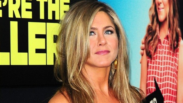 Jakmile Jennifer Anistonová pibere, u se objeví zprávy o thotenství.