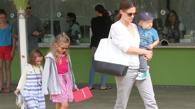 Jennifer Garnerová s dětmi