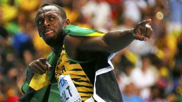 Jamajsk krl sprintu Usain Bolt na MS v Moskv zatm et smvy, po triumfu na 100 metr si ale neodpustil tradin oslavu.