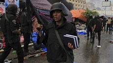 Akoliv egyptské ministerstvo vnitra se hájí, e demonstranty rozhánlo pouze...