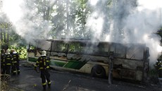 Poár autobusu s táborníky u Zelené Lhoty na Klatovsku