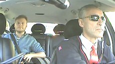Norský premiér Jens Stoltenberg dlal jedno odpoledne taxikáe, aby se dovdl...