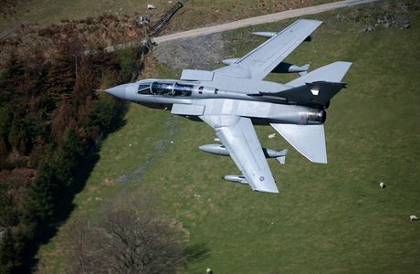 Britské stroje Tornado.