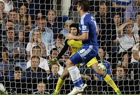 Petr ech z  Chelsea v akci v zápasech nového roníku Premier League.