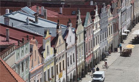 Nádherný pohled na námstí i do okolní krajiny najdou turisté poté, co zdolají...