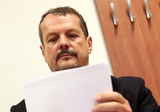 editel mstské policie Brno Jaroslav Pikryl u soudu kvli zneuití pravomoci.