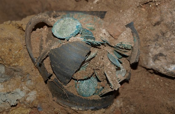 Poklad nalezli na začátku srpna dělníci stavební firmy, kteří v bošileckém...