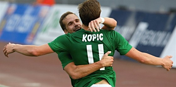 Jablonecký Jan Kopic se raduje z gólu proti Betisu Sevilla  v utkání play-off...