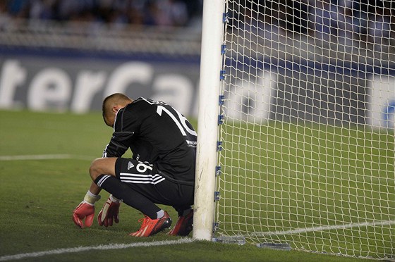 Takhle branká Anthony Lopes vstebával zklamání z vyazení z Ligy mistr. Náladu si nezvedl ani v domácí lize.