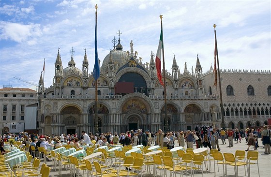 Námstí svatého Marka v italských Benátkách.