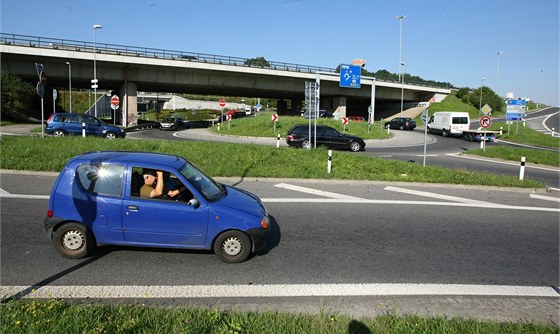 Jakákoliv drobná nehoda na snhulákovi vyvolává dopravní kolaps v jeho