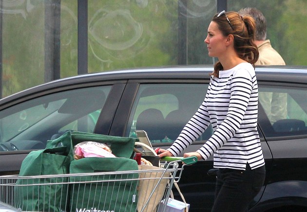 Man�elka prince Williama Catherine na nákupech (27. srpna 2013)