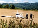 Nehoda malého dopravního letadla u Vikýovic na umpersku. Lehce se zranil...