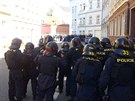 2 Policie hlídá pochod radikál v Ostrav. Nakonec dolo k tvrdému stetu. (24....