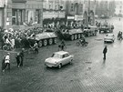 Kolona sovtských voják, která 25. srpna 1968 projídla Prostjovem a veer...