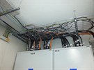 V rozvodn NN je kabelové vedení pro poárn bezpenostní zaízení vedeno ve...