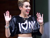 Tak zpvaka Miley Cyrusov s oblibou pedvd vce i mn zdail outfity s...