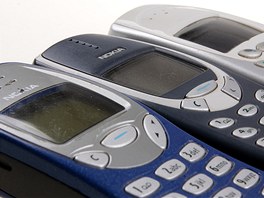 Displeje mobil byly okolo roku 2000 malé, monochromatické, ale dobe itelné a...