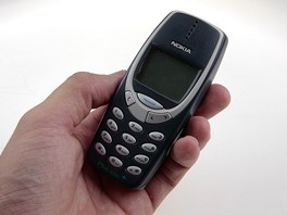 Nokia 3310 je sice přes dvacet let starý mobil (představena byla v roce 2000,...