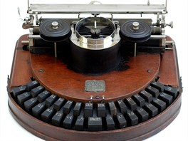 Psací stroj Hammond 1 z roku 1881 už nabízel klávesy podobné dnešním. Byly z...