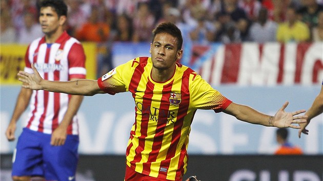 TAK TADY M MTE. Neymar slav svj prvn gl v dresu Barcelony.