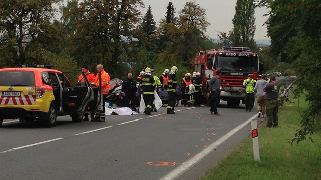 Tragick nehoda se temi obmi u Jesenice nedaleko Prahy.