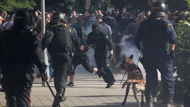 Stety v ulicch Ostravy trvaly asi dv hodiny. (24. srpna 2013)