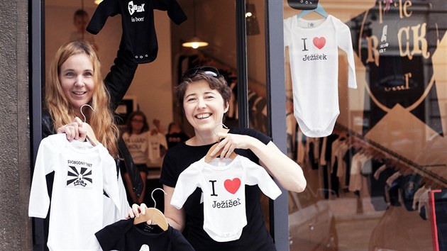Eleonora Přikrylová a Lenka Attelová, zakladatelky kolekce vtipného dětského oblečení Little Rock Star