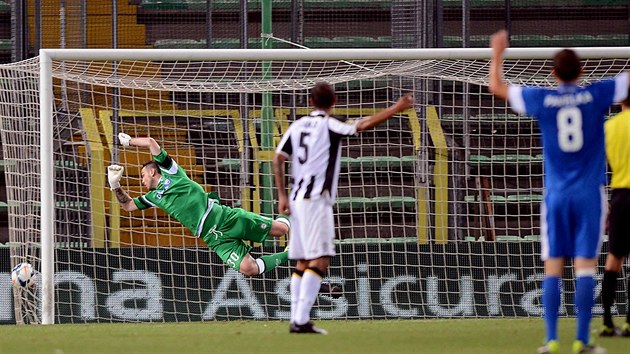 GL Brank Kelava z Udine je pekonn, Liberec se raduje z glu Sergeje Rybalka. V vodnm utkn play-off Evropsk ligy el esk tm do veden.