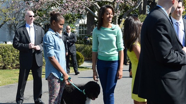 Dcery prezidenta Obamy a jejich pes Bo