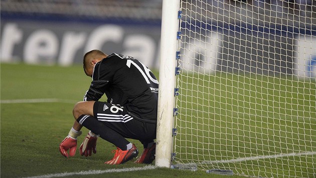 VECHNO PATN. Brank Anthony Lopes z Lyonu v, e si jeho tm Ligu mistr nezahraje.