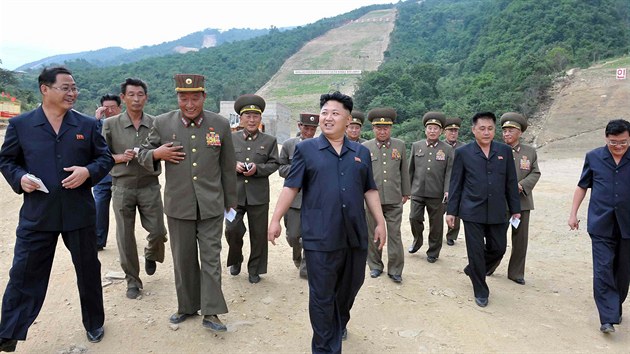 Kim ong-un osobn pijel dohldnout na vstavbu lyaskho arelu (18. srpna 2013)