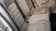 Nový VW Golf se zadními sedadly z Jarom��e.