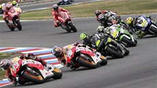 Jezdci tídy MotoGP pi Velké cen eské republiky.