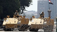 Ulice Káhiry obsadila armáda. Učinila tak preventivně v reakci na plánované...