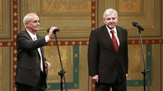 Premiér Jií Rusnok na jeviti Národního divadla slavnostn zahájil divadelní