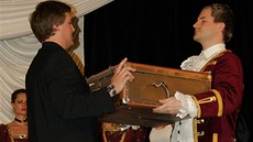 �kola má od roku 2000 vlastní studentskou divadelní scénu Pidivadlo na Letné.  